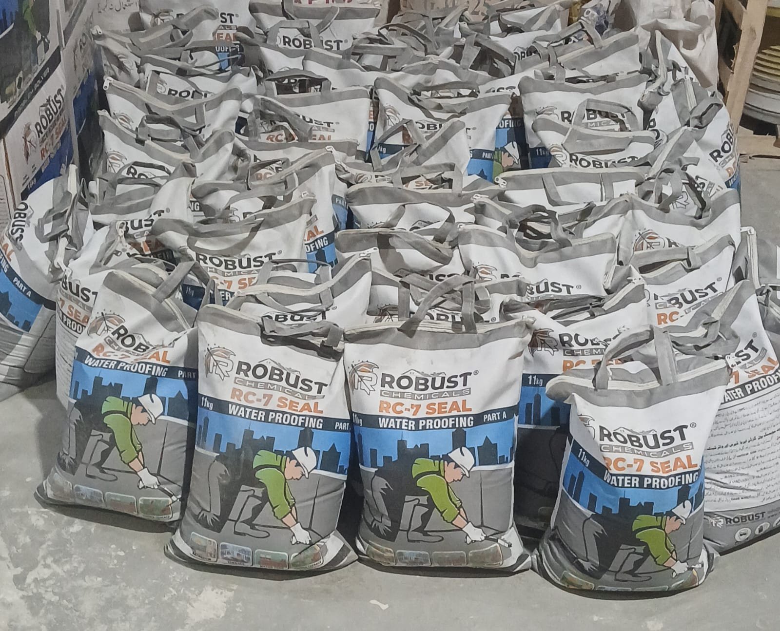 Robust RC-7 Seal from Robust Construction Chemicals — Pakistan’s best PU liquid waterproofing chemical for roofs, walls & basements.